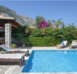 3 bedroom villa with pool and sea views in Barbati, Corfu, sleeps 8
